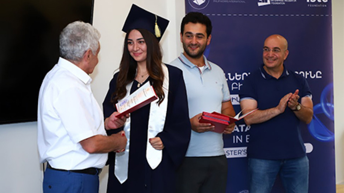 awarding-diplomas-at-Faculty-of-Economics