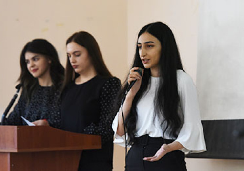 YSU-students-read-russian-translations-of-the-poet-s-lands